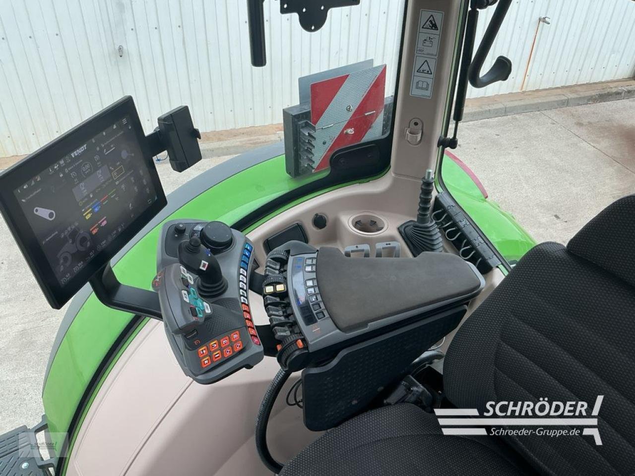 Traktor του τύπου Fendt 724 GEN6 PROFI PLUS | CARGO 5X/85 DW, Gebrauchtmaschine σε Friedland (Φωτογραφία 24)